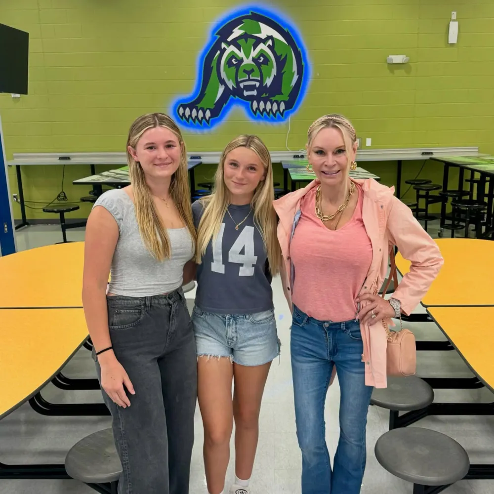 Queen of Versailles Star Jackie Siegel Has a Massive Family Meet Her Late Husband and 8 Kids