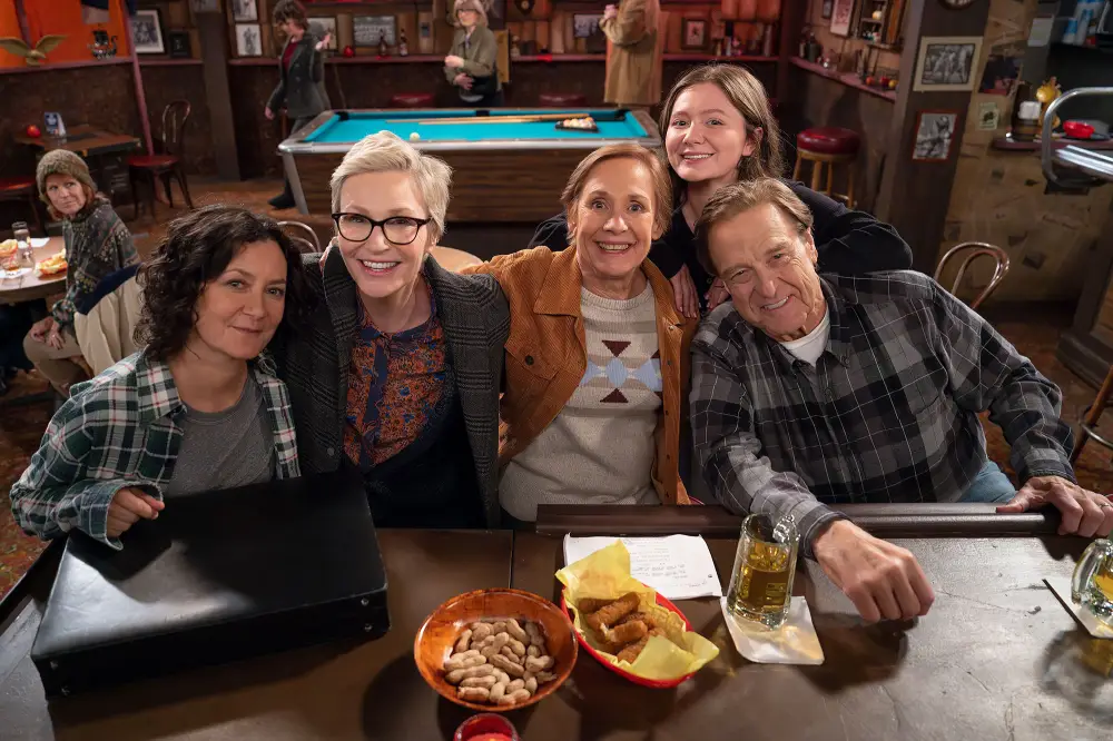 Sara Gilbert Jane Lynch Laurie Metcalf Emma Kenney John Goodman The Conners