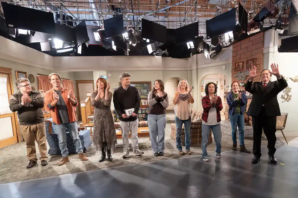 Sean Astin Nat Faxon Katey Sagal Jay R Ferguson Emma Kenney Lecy Goranson Sara Gilber laurie Metcalf John Goodman The Conners