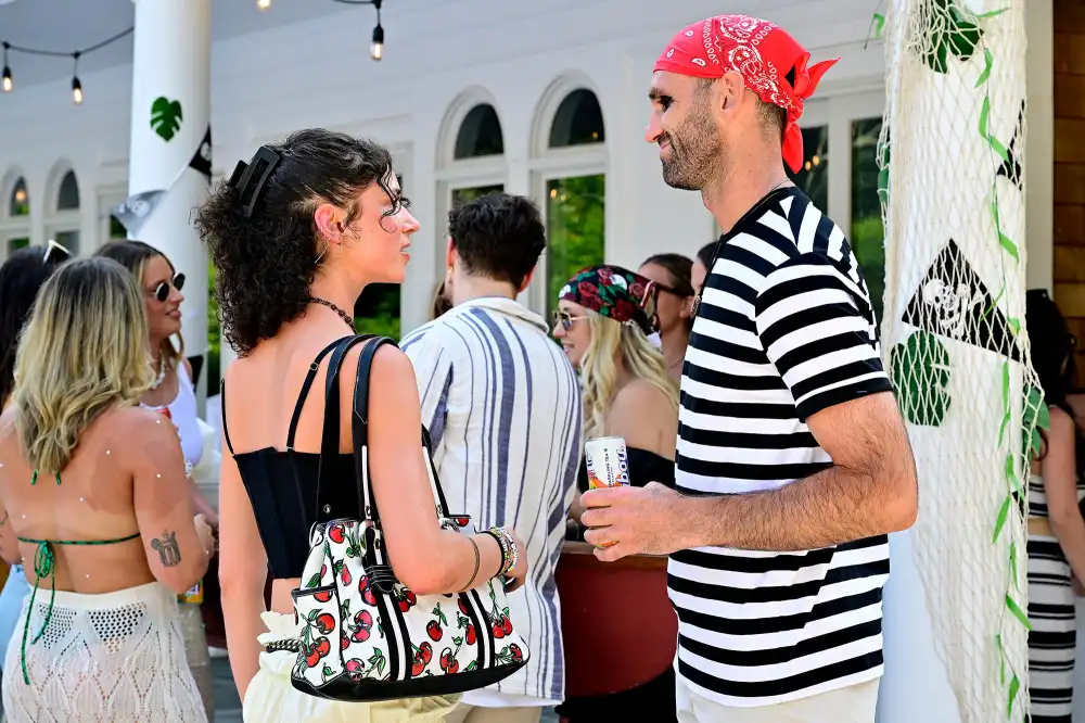 Summer Houses Lindsay Calls Carl a Monster After Lil DMd Him PreSplit