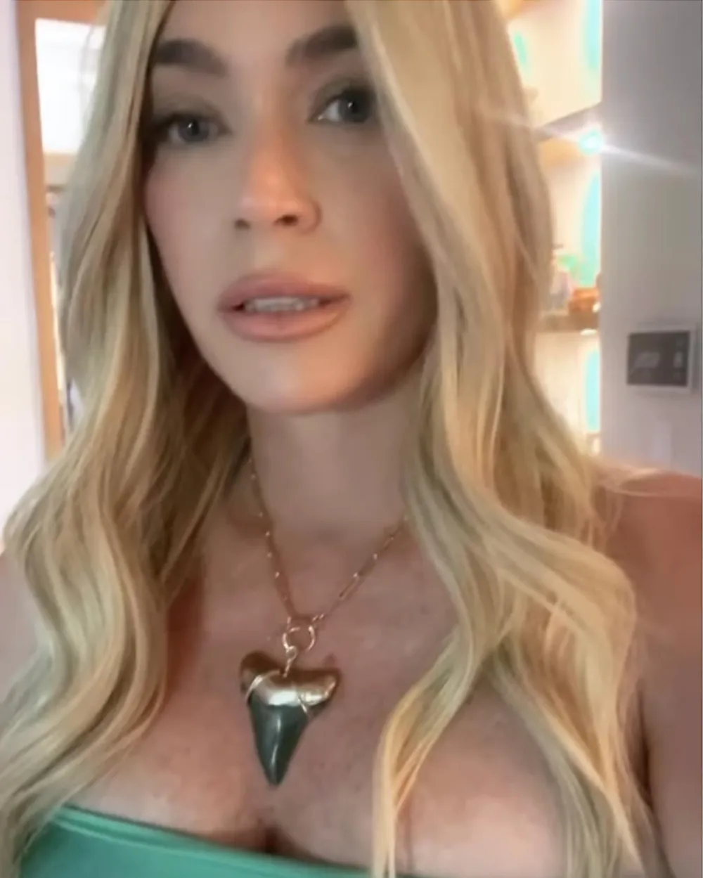 Teddi Mellencamp Debuts Blonde Wig Amid Cancer Treatment