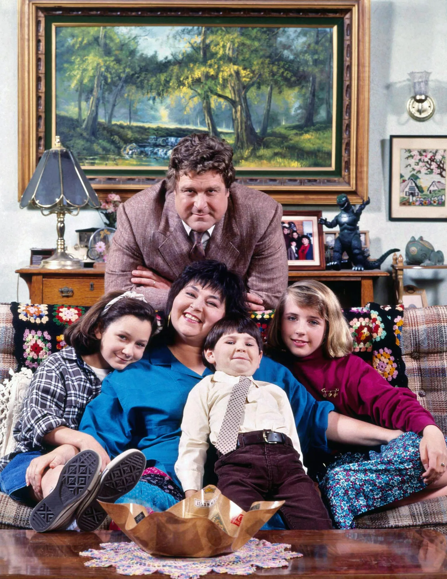The Conners Series Finale Noticeable Uses Archive Roseanne Clips of Everyone But Roseanne Barr