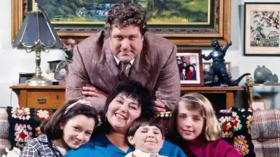 The Conners Series Finale Noticeable Uses Archive Roseanne Clips of Everyone But Roseanne Barr