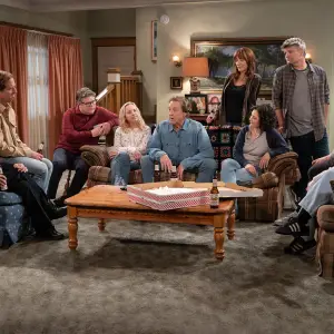 The Conners Series Finale Noticeable Uses Archive Roseanne Clips of Everyone But Roseanne Barr