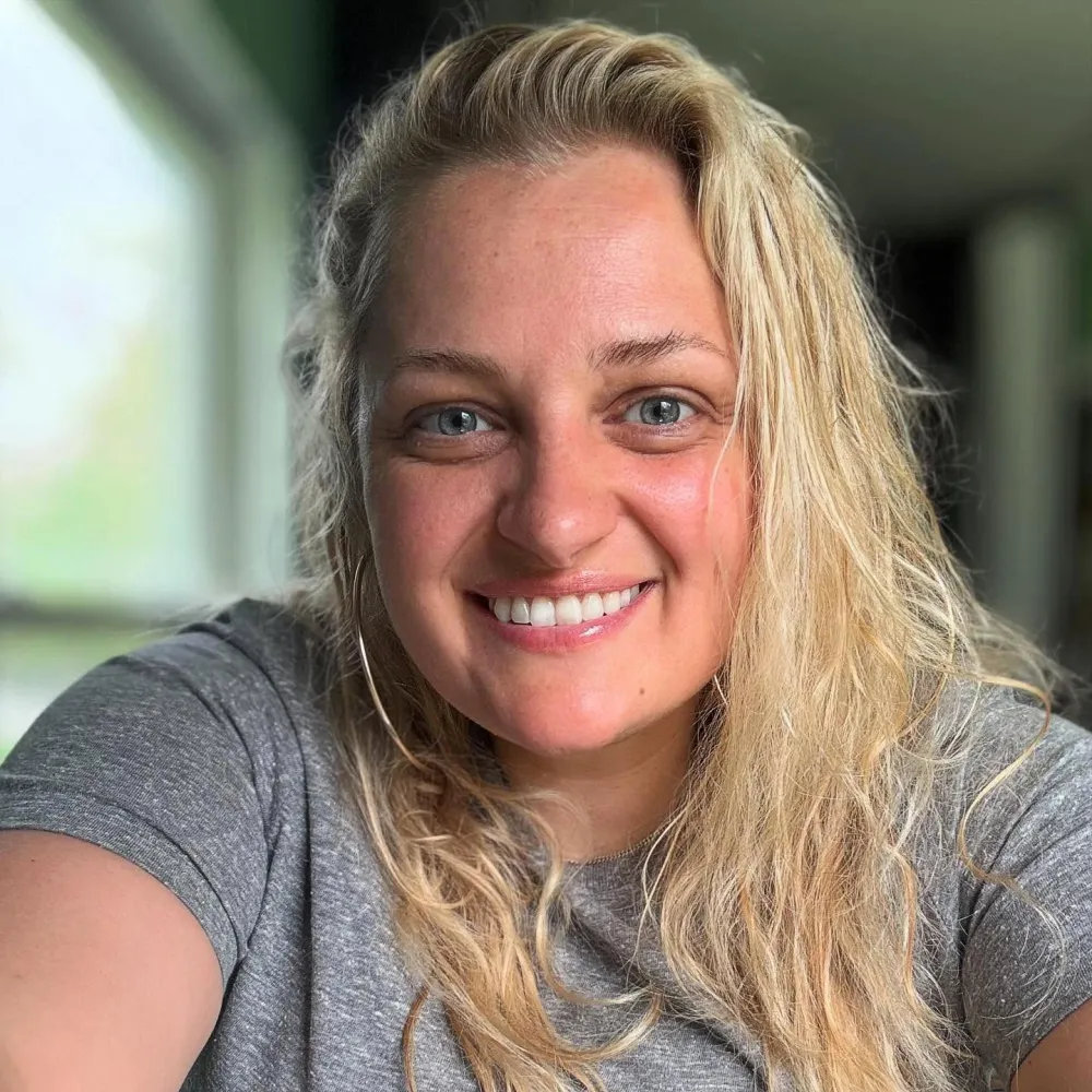 Tony Winner Ali Stroker Reveals She Suffered a Miscarriage in January Knocked Me Off My Feet 319