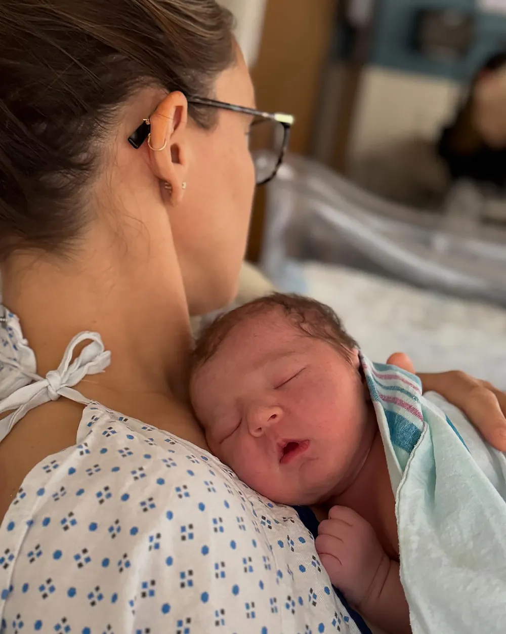 Travis Kelce Meets Newborn Niece Kylie Kelce