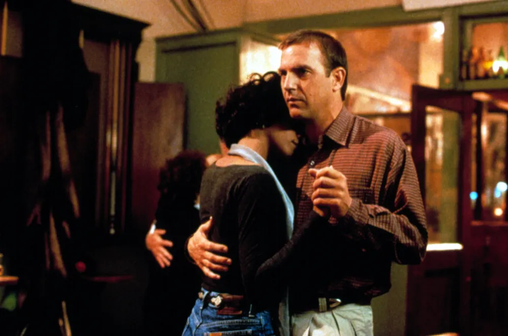 Tyra Banks Wants Taylor Swift to Play Whitney Houston s Role in the Bodyguard Remake So Hot