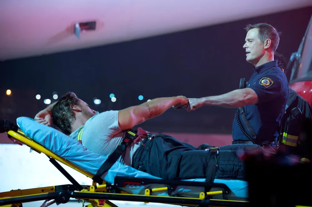 Us Explains 9-1-1 Offscreen Backlash After Peter Krauses Character Bobbys Controversial Death