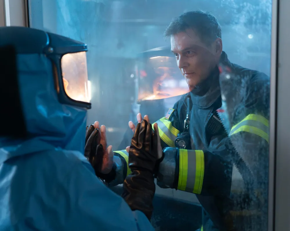 Us Explains 9-1-1 Offscreen Backlash After Peter Krauses Character Bobbys Controversial Death