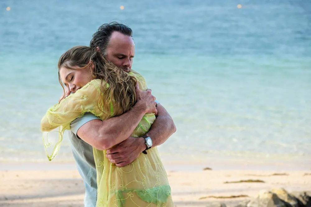 White Lotus Aimee Lou Wood Breaks Silence About Controversial Finale Made Me Fing Sob a Lot