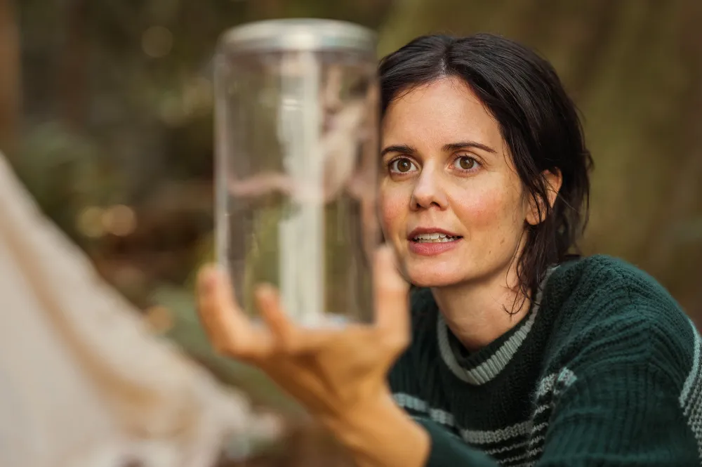 Yellowjackets Ashley Sutton Addresses Hannah Betrayal