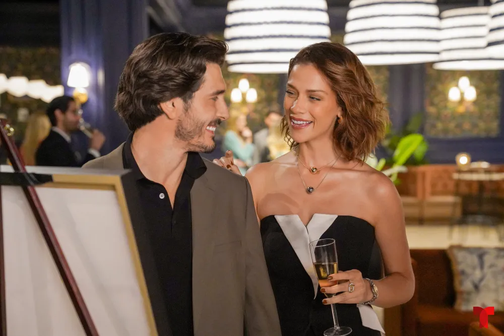 Yon Gonz&aacute;lez y Carolina Miranda en 'Velvet: El nuevo imperio'