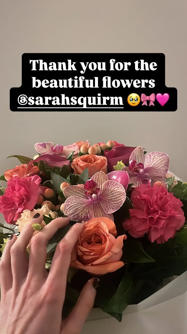  Aimee Lou Wood Receives 'Beautiful' Flowers from SNL's Sarah Sherman

