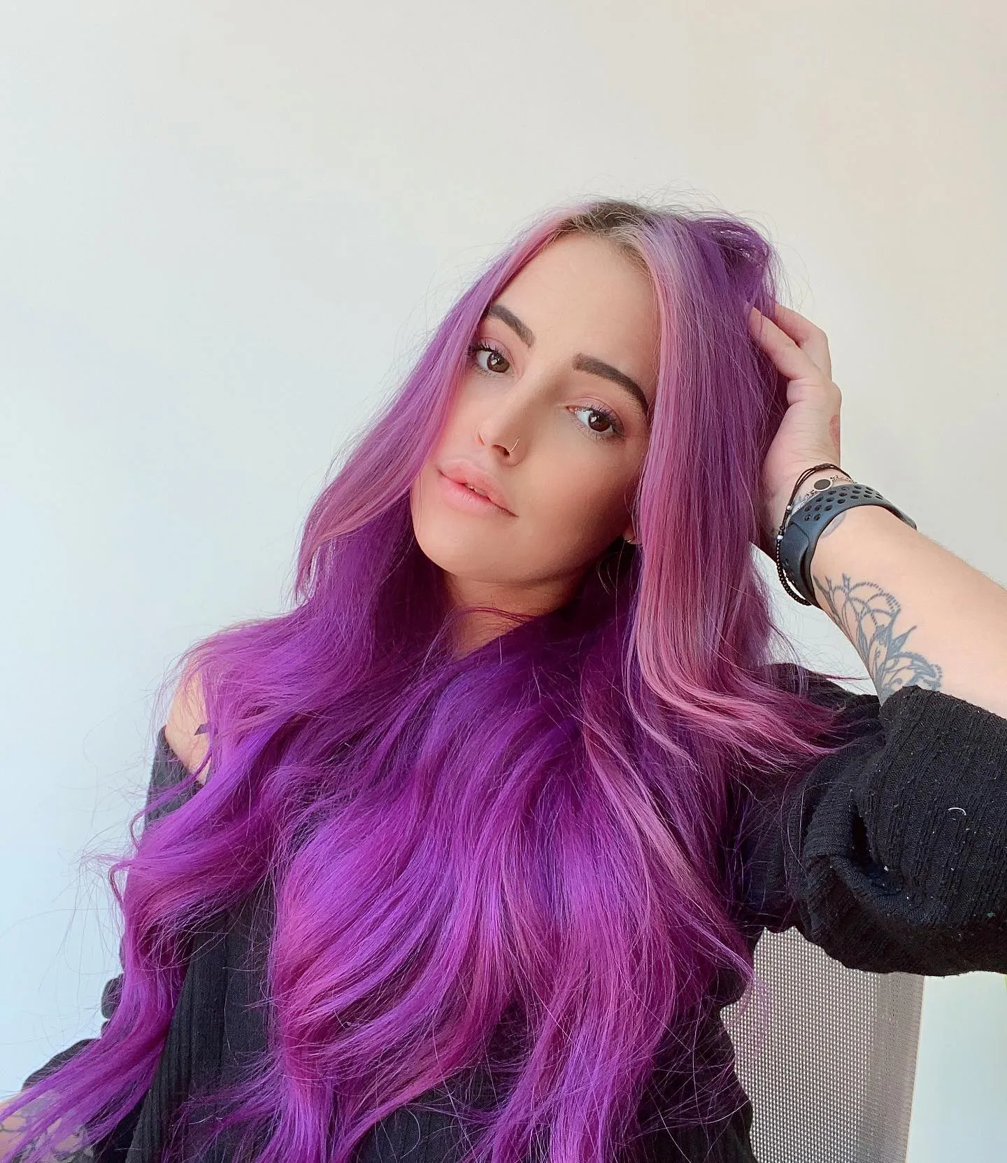 Influencer Ashley Surcombe on Ventilator in ICU After Contracting Pneumonia Amid Hospitalization