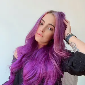 Influencer Ashley Surcombe on Ventilator in ICU After Contracting Pneumonia Amid Hospitalization