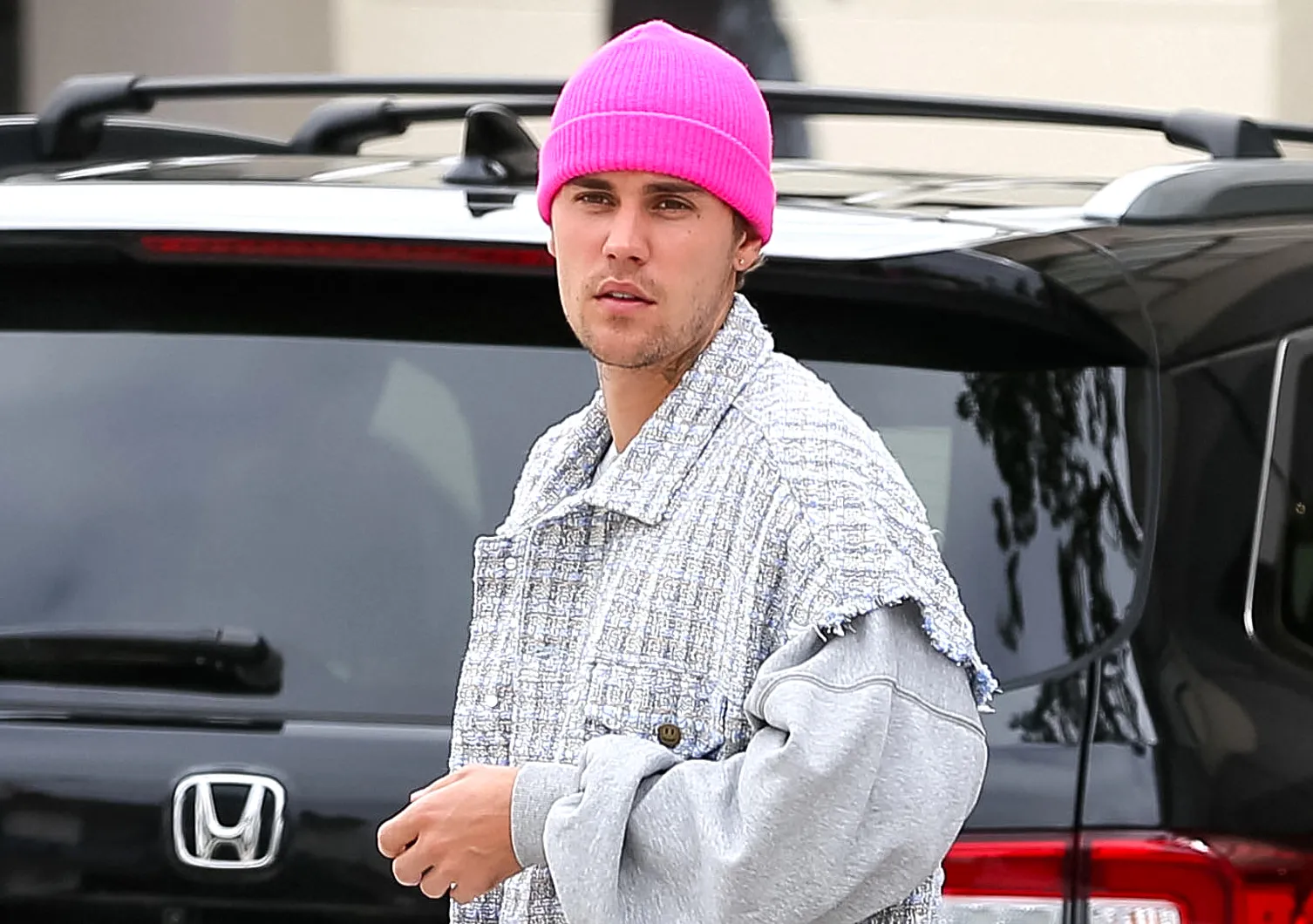 Justin Bieber Says He Wont Be Bullied Out of LA Amid Clashes With Paparazzi