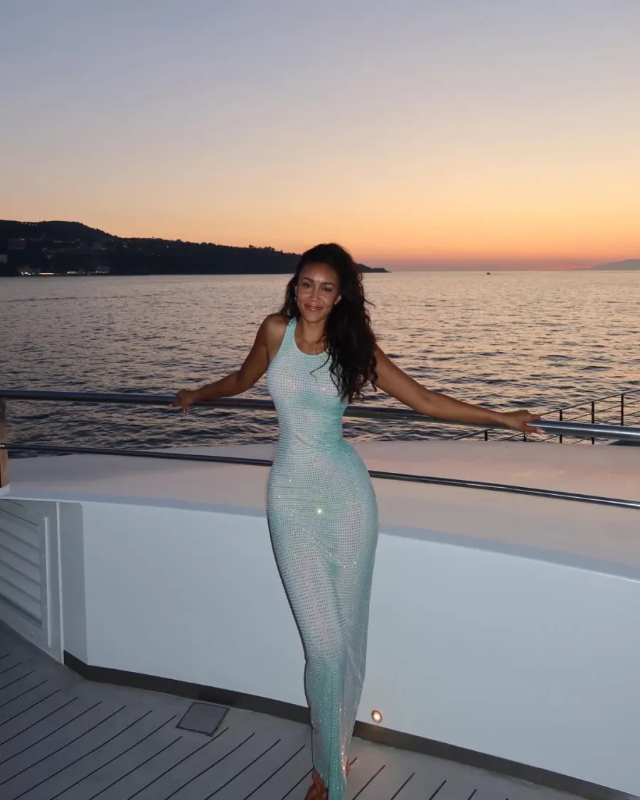 Litia Garr's Stylist on How She Sent Grant Ellis a Message With Her Fashion in The Bachelor Season Finale and More 9