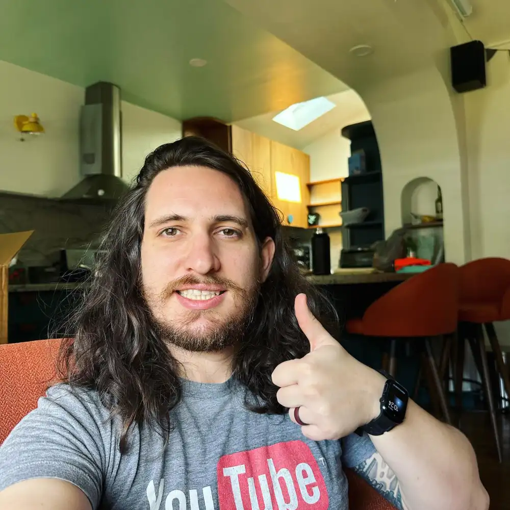 Who Is Influencer Sidney Raz 5 Things to Know About the TikTok Star Diagnosed With Stomach Cancer