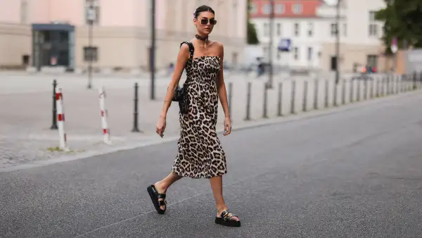 10 Incredibly Chic Strapless Dresses Designed for Women with Larger Busts