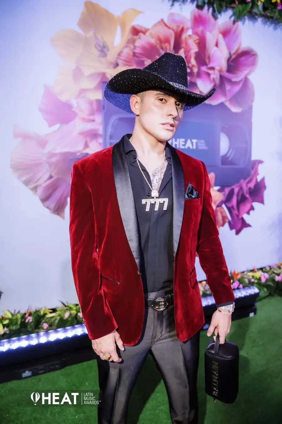 Vallejo 777 en la alfombra de los Premios HEAT 2025