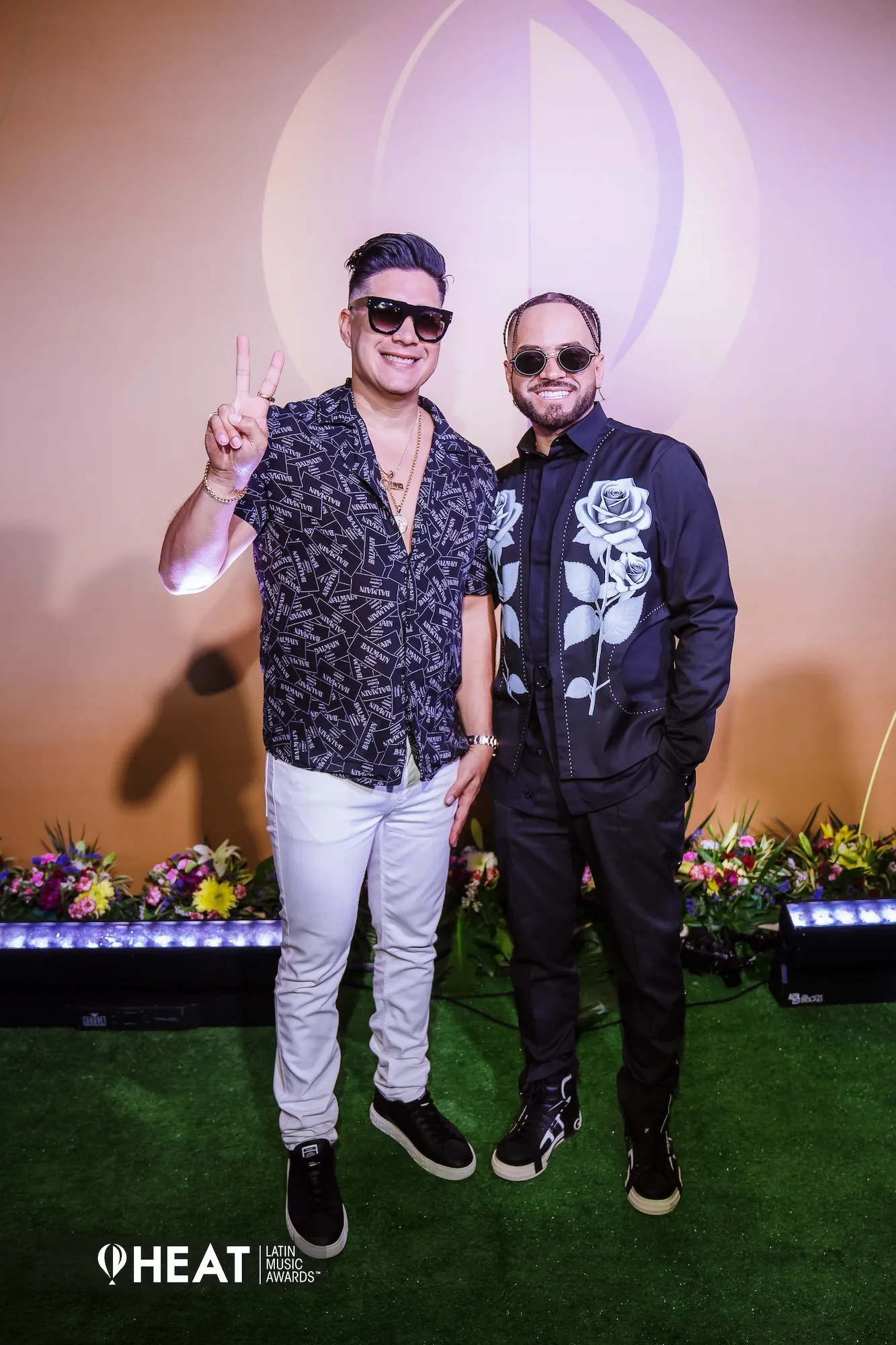 Chyno y Nacho en la alfombra de los Premios HEAT 2025