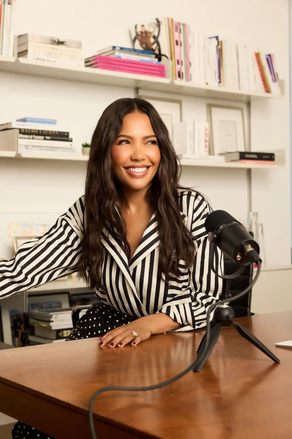 250318 GOODAMERICAN EMMASHOOT 04 LOOK 0785 Emma Grede Desk