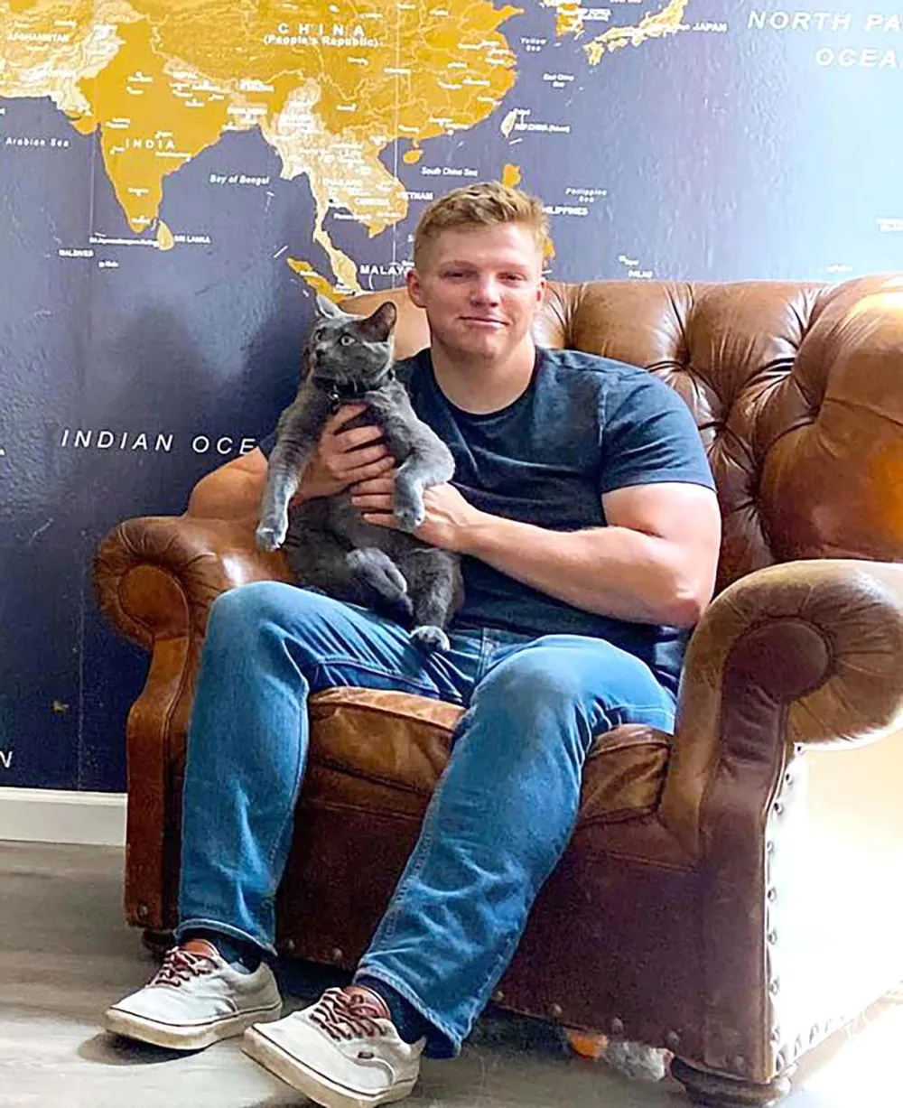 Kody Brown Digs Garrisons Grave for Funeral in Gut Wrenching Sister Wives Moment