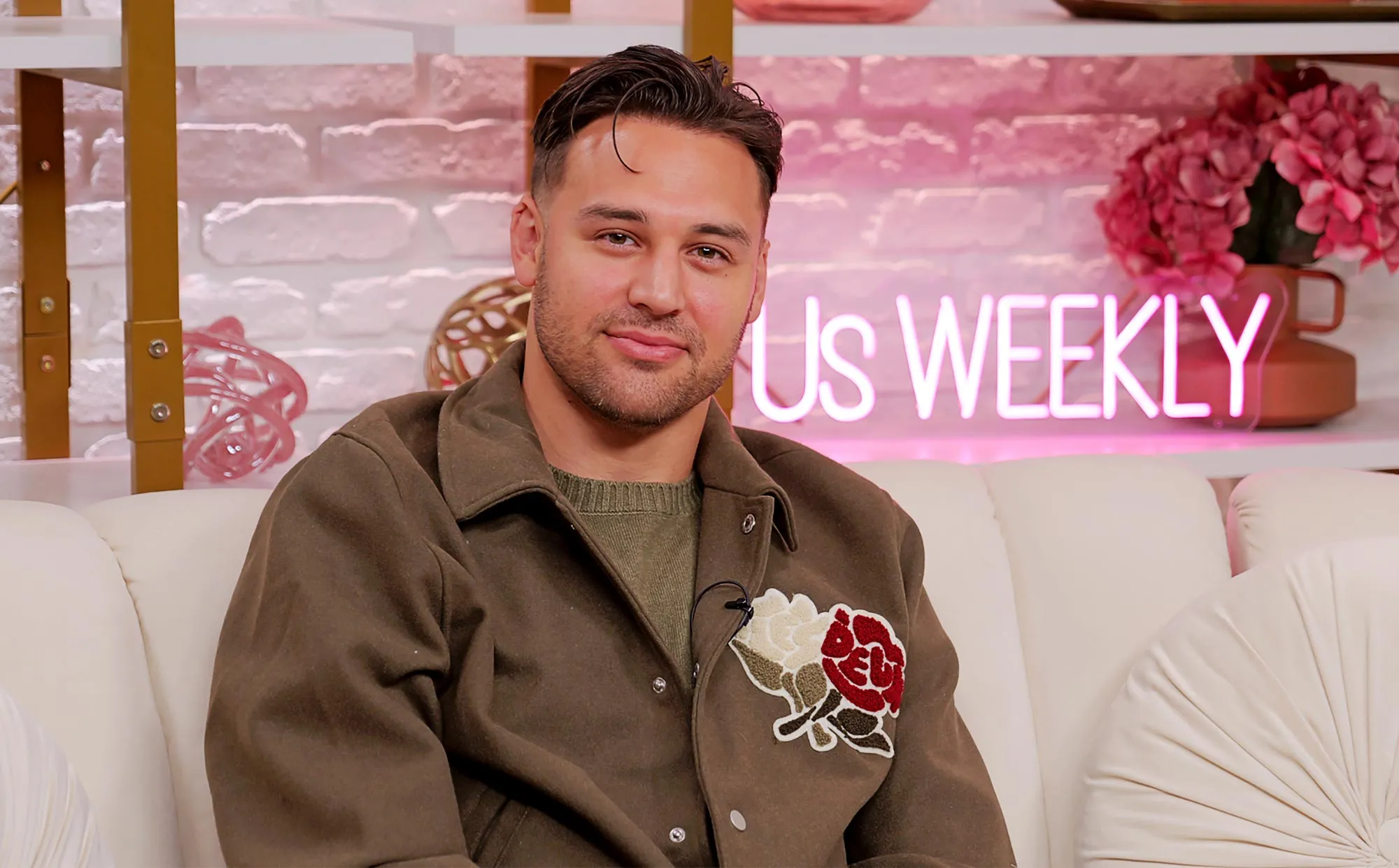 9 1 1 s Ryan Guzman Worried Eddie Might Be Killed Off — But Now He s Hoping for a Season 9 Romance (Exclusive) 845