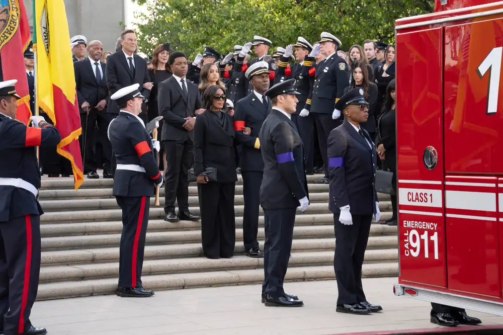 911 Funeral Angela-Bassett 176836_0987