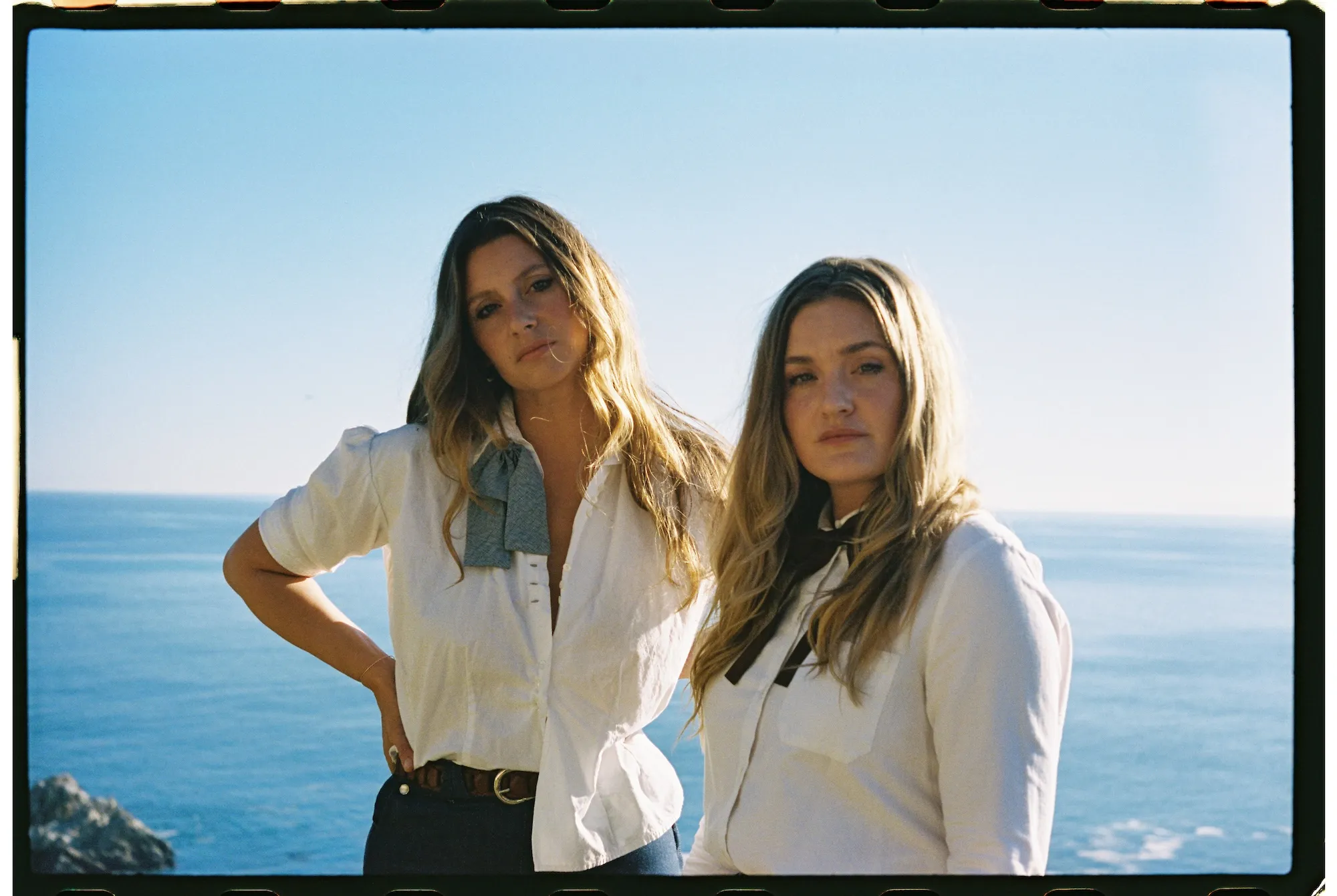 Aly and AJ 77712028-53480