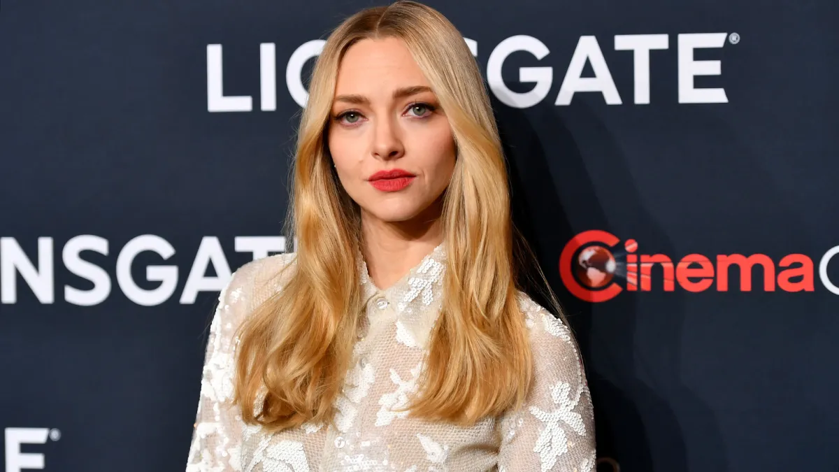 Amanda Seyfried Found A Retinol That Doesn't Aggravate Her Sensitive Skin
