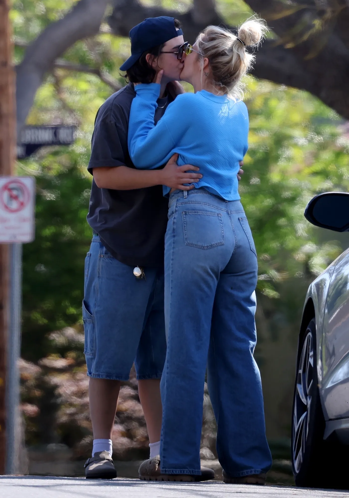 BGUS_3237659_009 Anna Camp Kissing Jade Whipkey