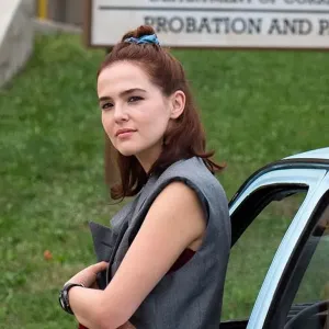 Zoey Deutch in 'Buffaloed.'