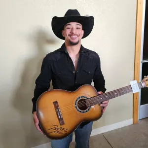 The Voice Finalist Jaelen Johnston Flubs Lyrics on Stage Ahead of Final