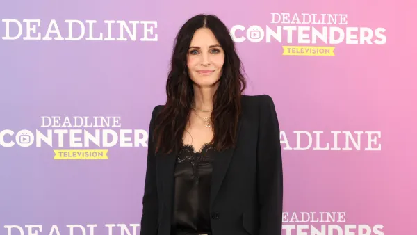 LOS ANGELES, CALIFORNIA - APRIL 10: Producer/Actor Courteney Cox from Starz’ ‘Shining Vale’ attends Deadline Contenders Television at Paramount Studios on April 10, 2022 in Los Angeles, California. (Photo by Amy Sussman/Getty Images for Deadline Hollywood )