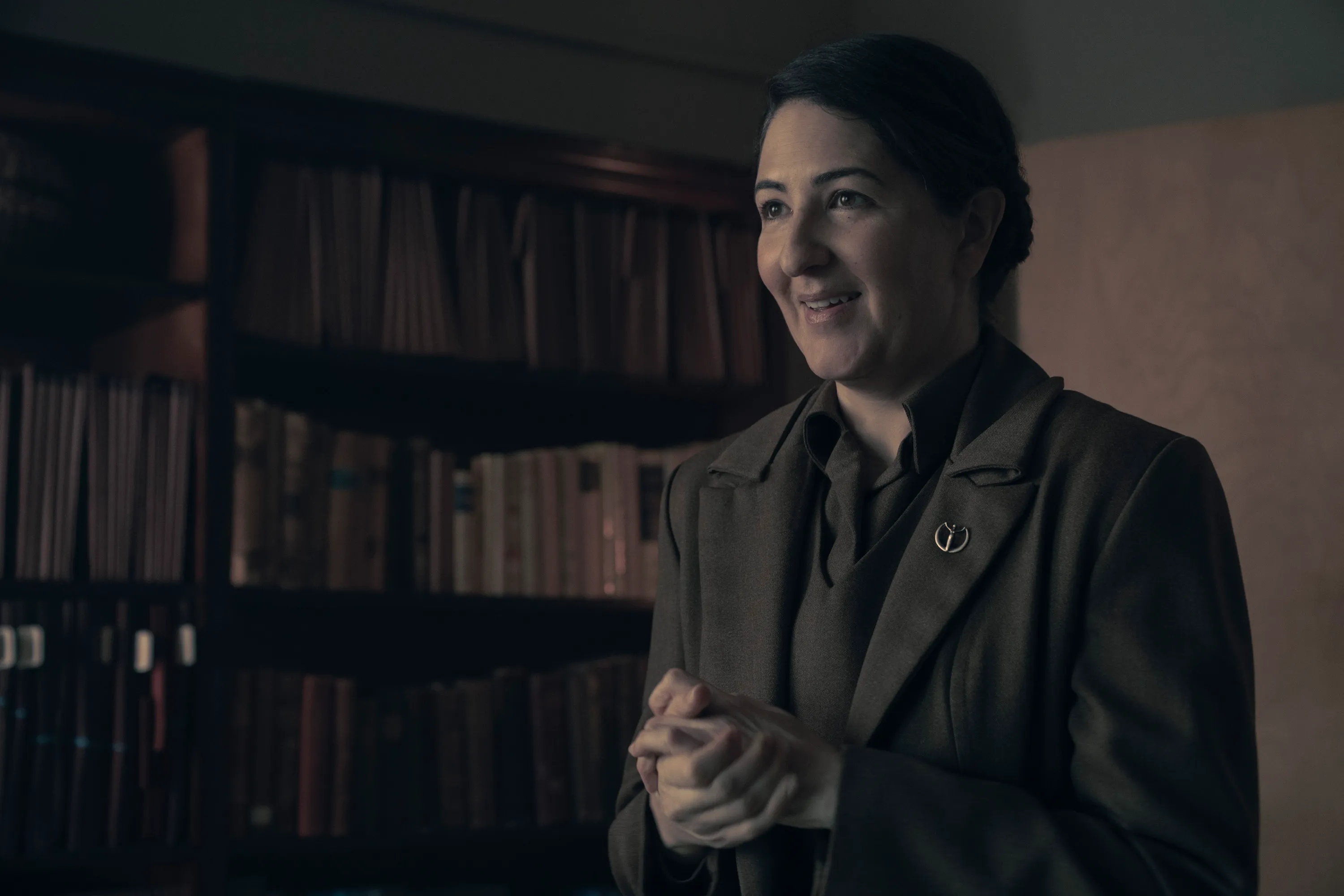 D'Arcy Carden Explains Her Handmaid's Tale Character Aunt Phoebe