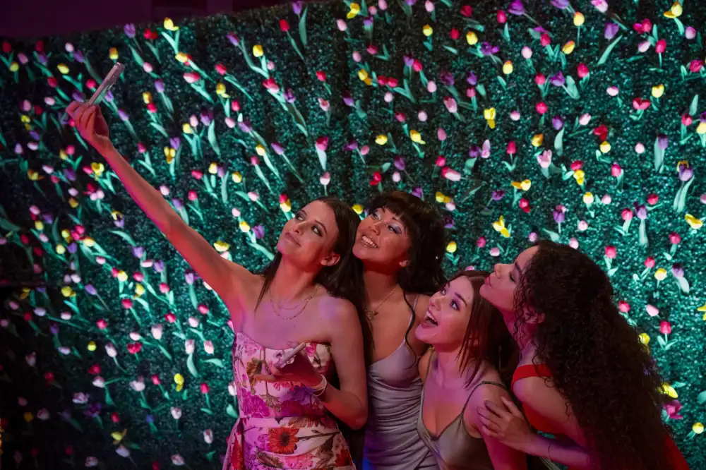 Everything to Know About Ginny and Georgia