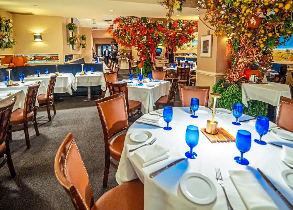 Fresco by Scotto interior