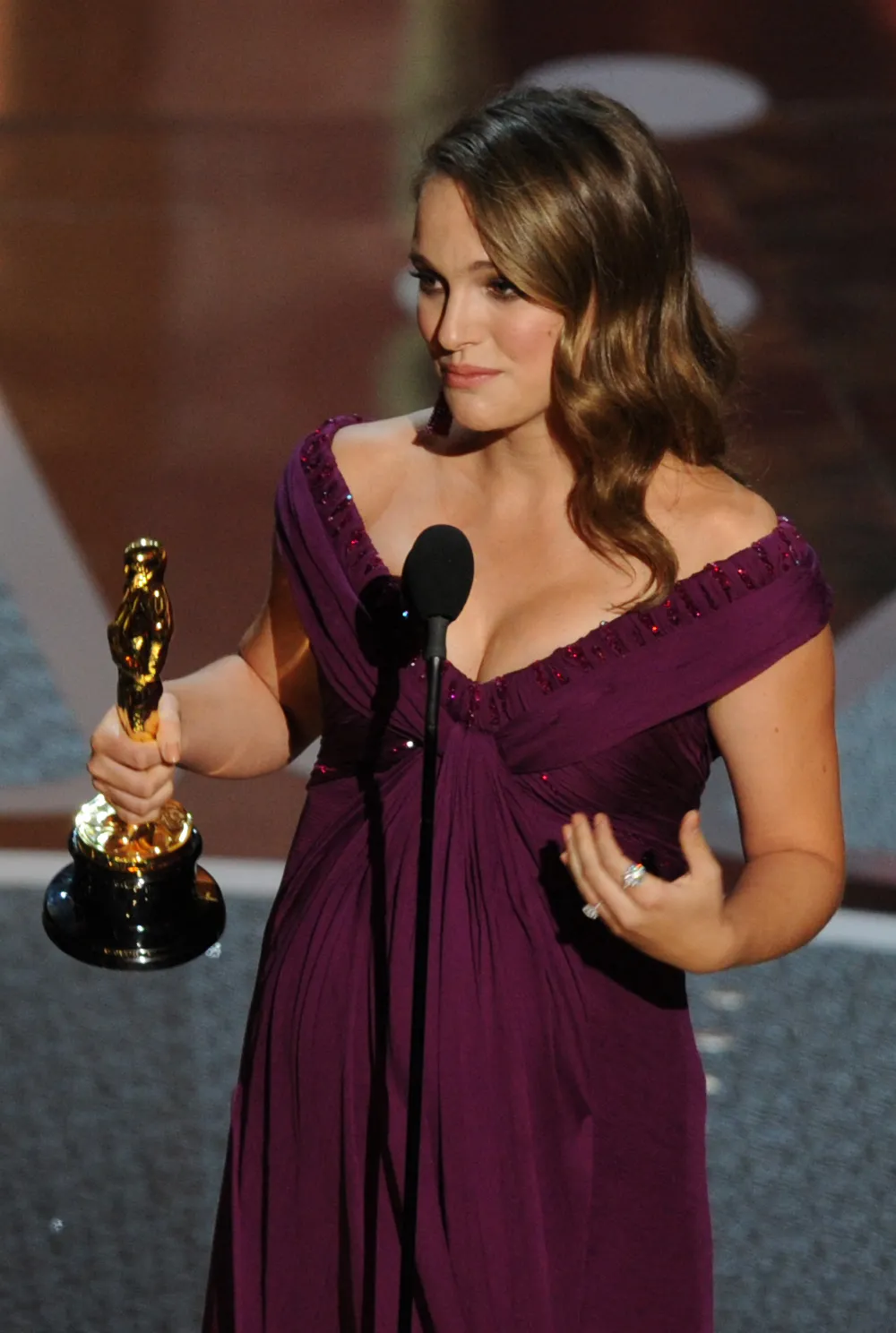 Natalie Portman Pregnant at 2011 Oscars