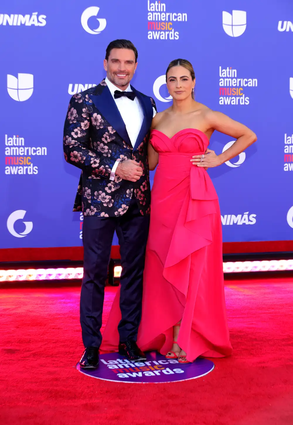 Juli&aacute;n Gil y Valeria Mar&iacute;n.