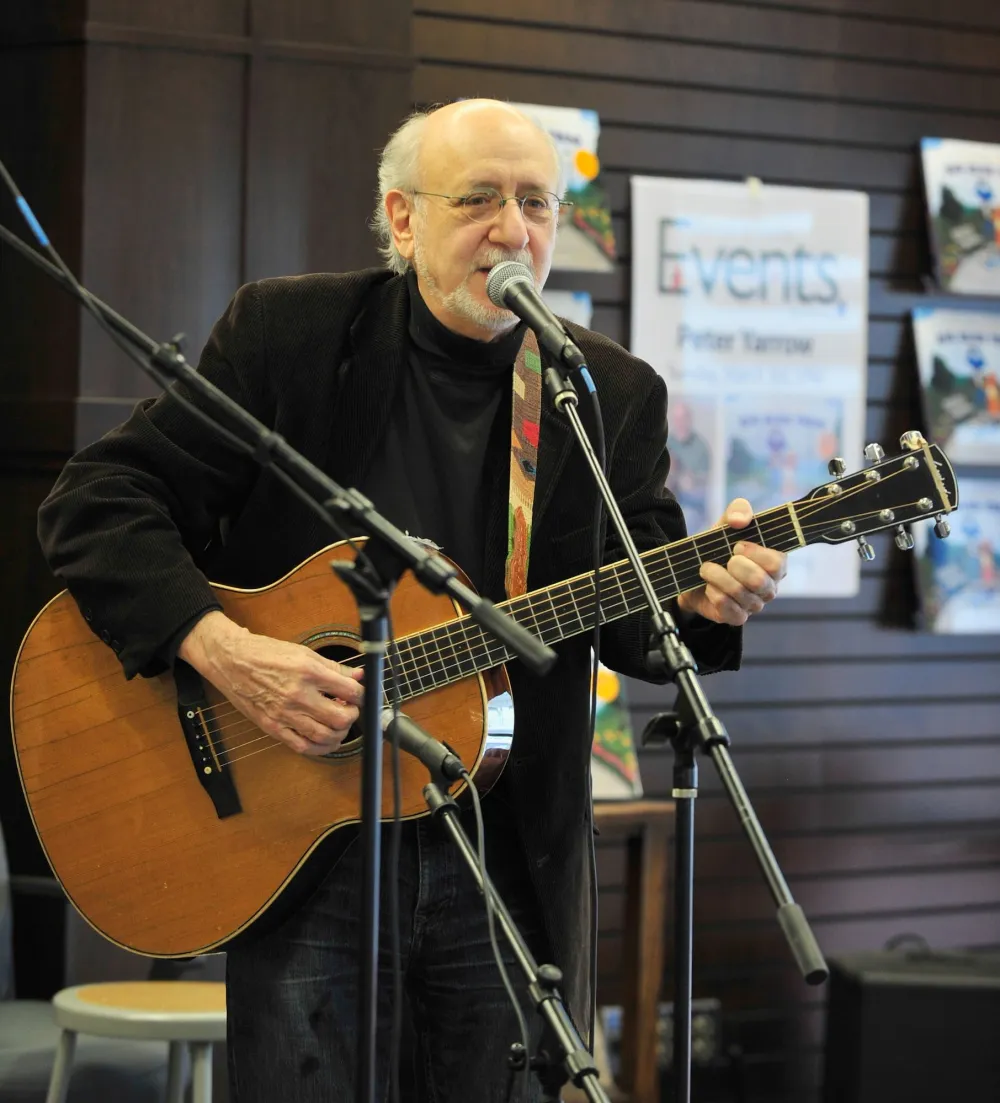 GettyImages-163028298 Peter Yarrow.jpg