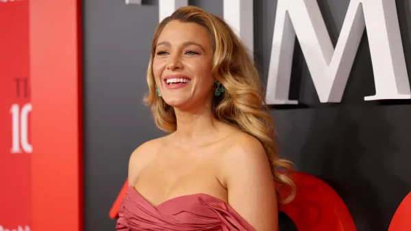GettyImages-2211846657-Blake-Lively-on-Seth-Meyers