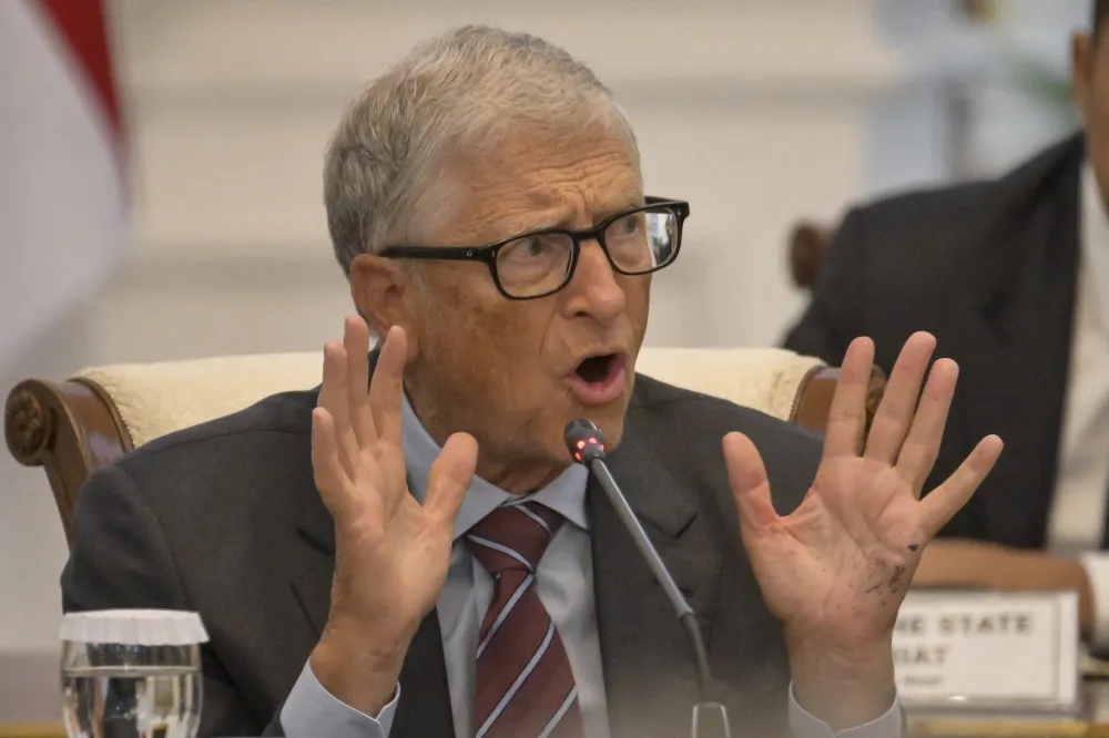 Bill Gates in Indonesia, 2025