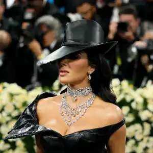 Promo Kim Kardashian’s Hilarious 2025 Met Gala Beauty Malfunction Goes Viral