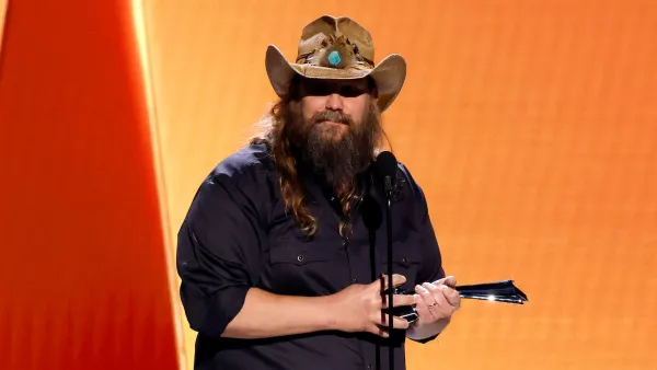 GettyImages-2214142304 Chris Stapleton Wins Artist of the Year Feature