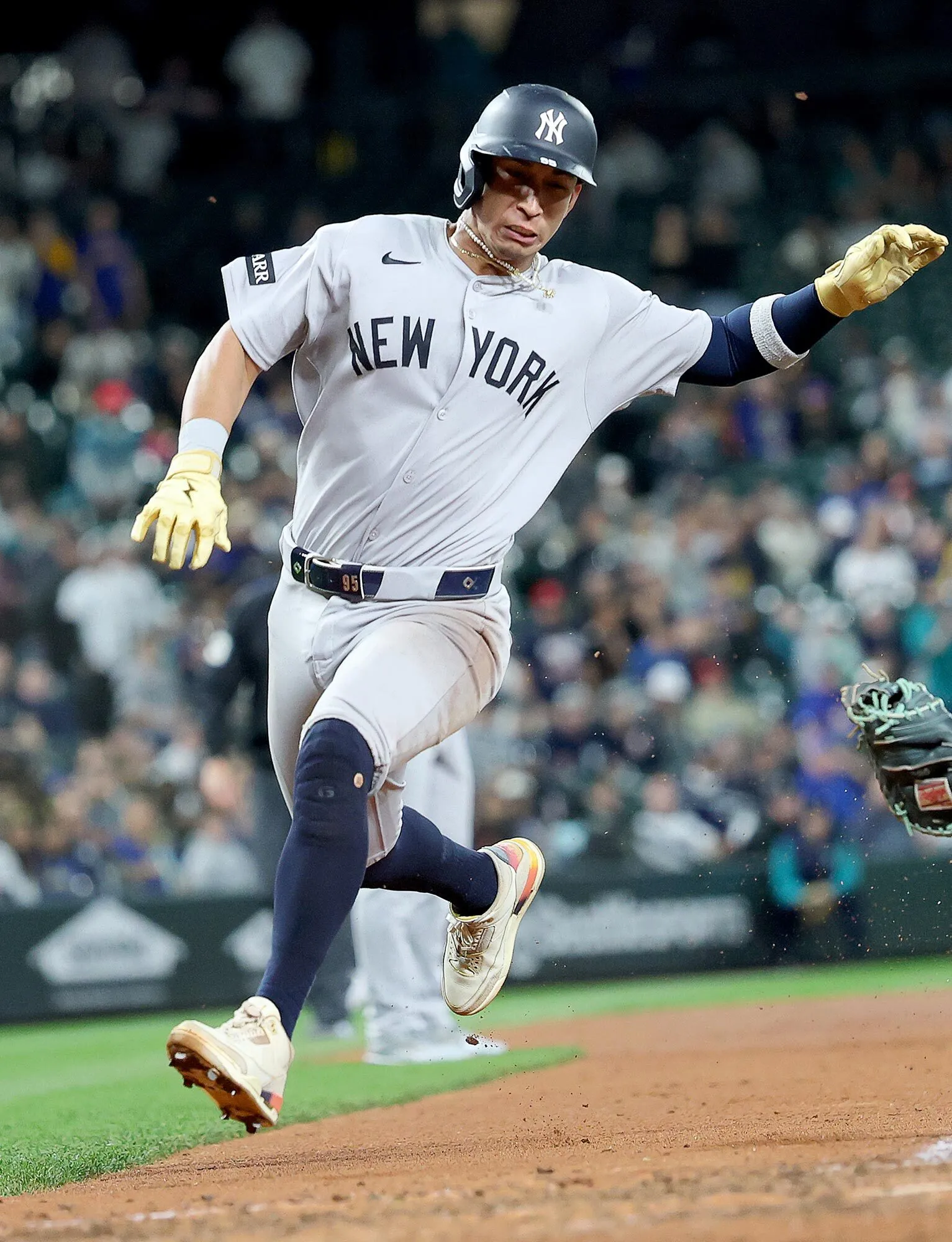 Featured GettyImages-2214797433 Oswaldo Cabrera Injury