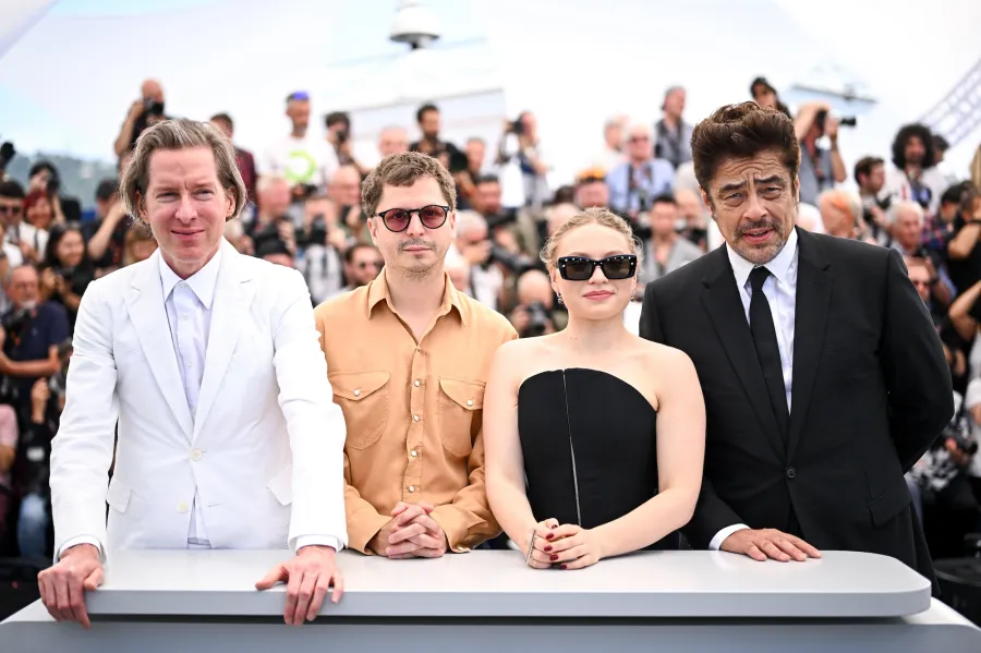 GettyImages-2215874732.jpg Wes Anderson Cannes Clap o Meter