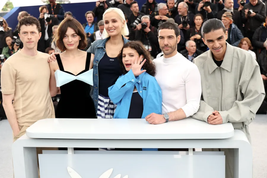 GettyImages-2216049831.jpg Emma Mackey Cannes Clap o Meter