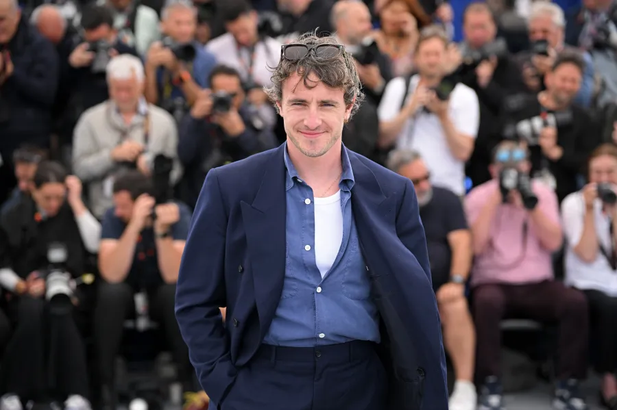 GettyImages-2216409746.jpg Paul Mescal Cannes Clap o Meter
