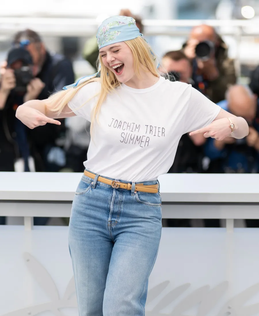 GettyImages-2216468029.jpg Elle Fanning Cannes Clap o Meter